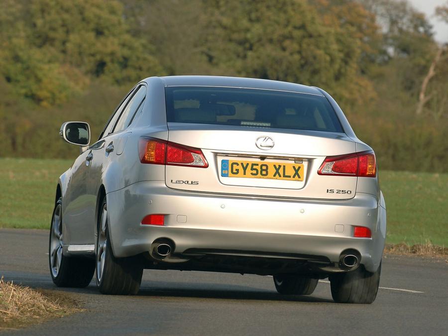  Lexus IS250 F-Sport 2010 года  (UK) (фото 9 из 29)